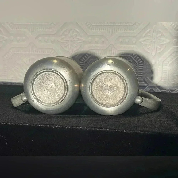 Vintage set of 2 Malaysia TUMASEK 97% PEWTER Children Baby Cups / Mugs - Picture 7 of 13